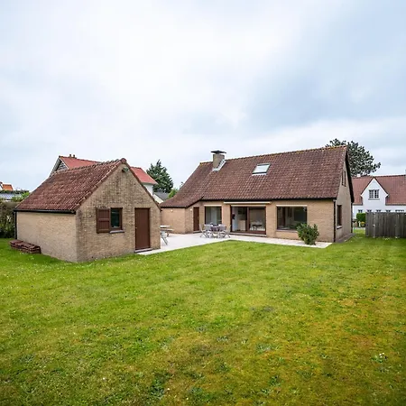 In St-idesbald Near Sea Beach, Cleaning Included Villa